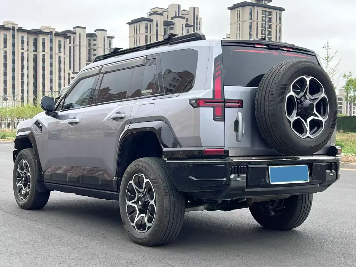 2025 M Hero WarriorM817 1.5T 197HP L4 PHEV,autocango,china used car exporter,china ev exporter,chinese used car exporter,chinese used ev exporter