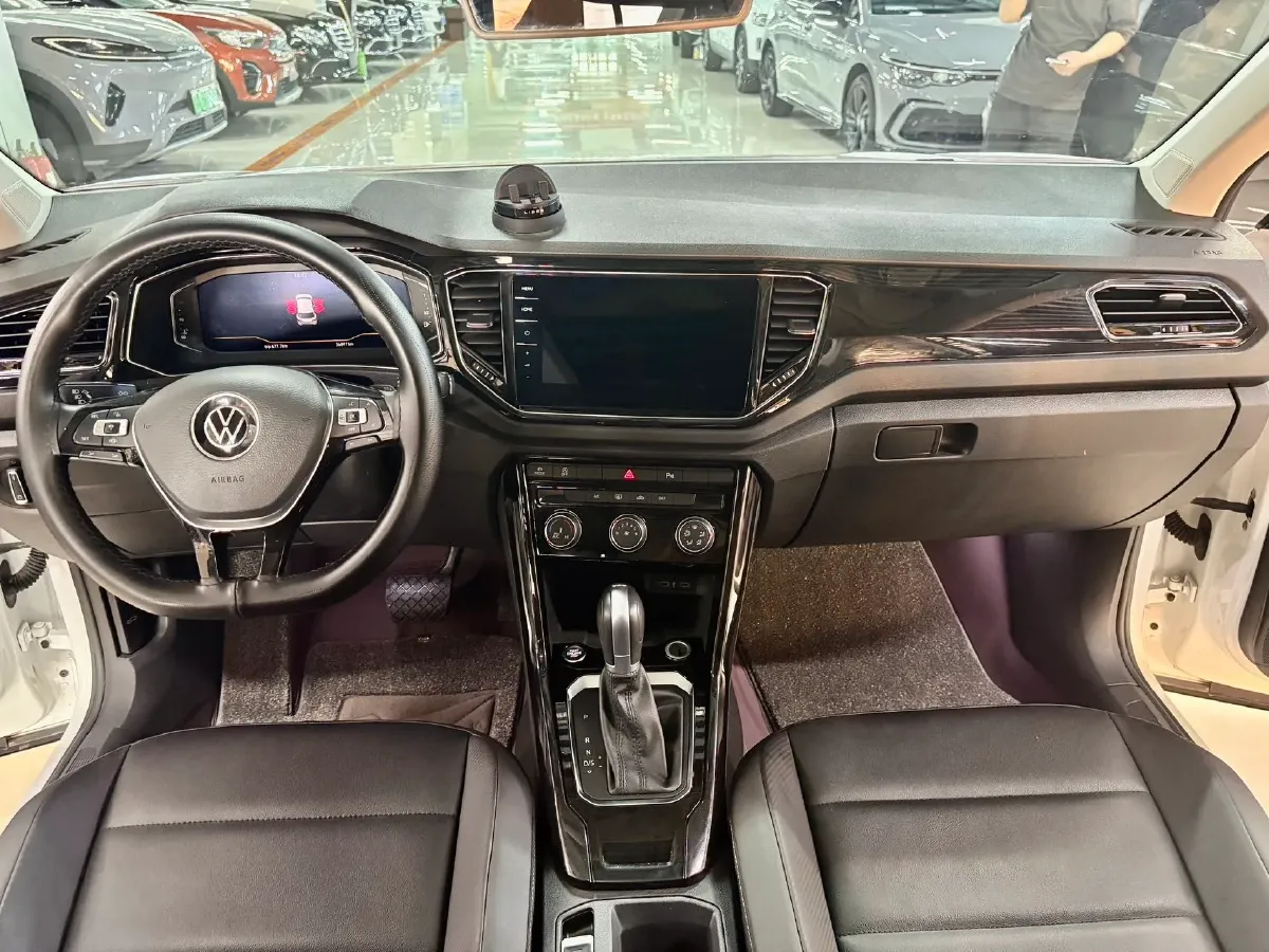 2022 Volkswagen T-Roc 1.4T 150HP L4 7DCT,autocango,china used car exporter,china ev exporter,chinese used car exporter,chinese used ev exporter