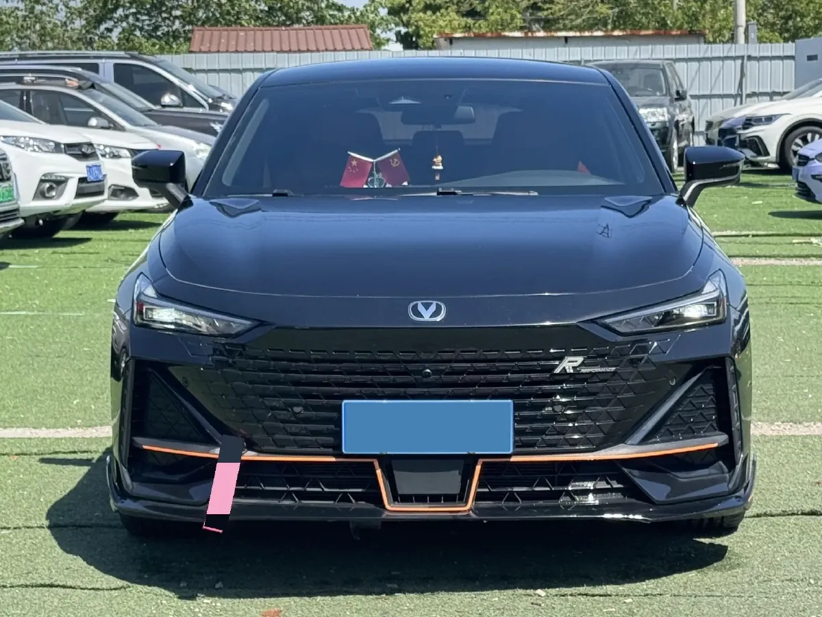 2024 ChangAn UNI-V 1.5T 188HP L4 7DCT,autocango,china used car exporter,china ev exporter,chinese used car exporter,chinese used ev exporter