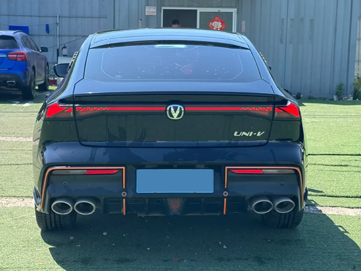 2024 ChangAn UNI-V 1.5T 188HP L4 7DCT,autocango,china used car exporter,china ev exporter,chinese used car exporter,chinese used ev exporter