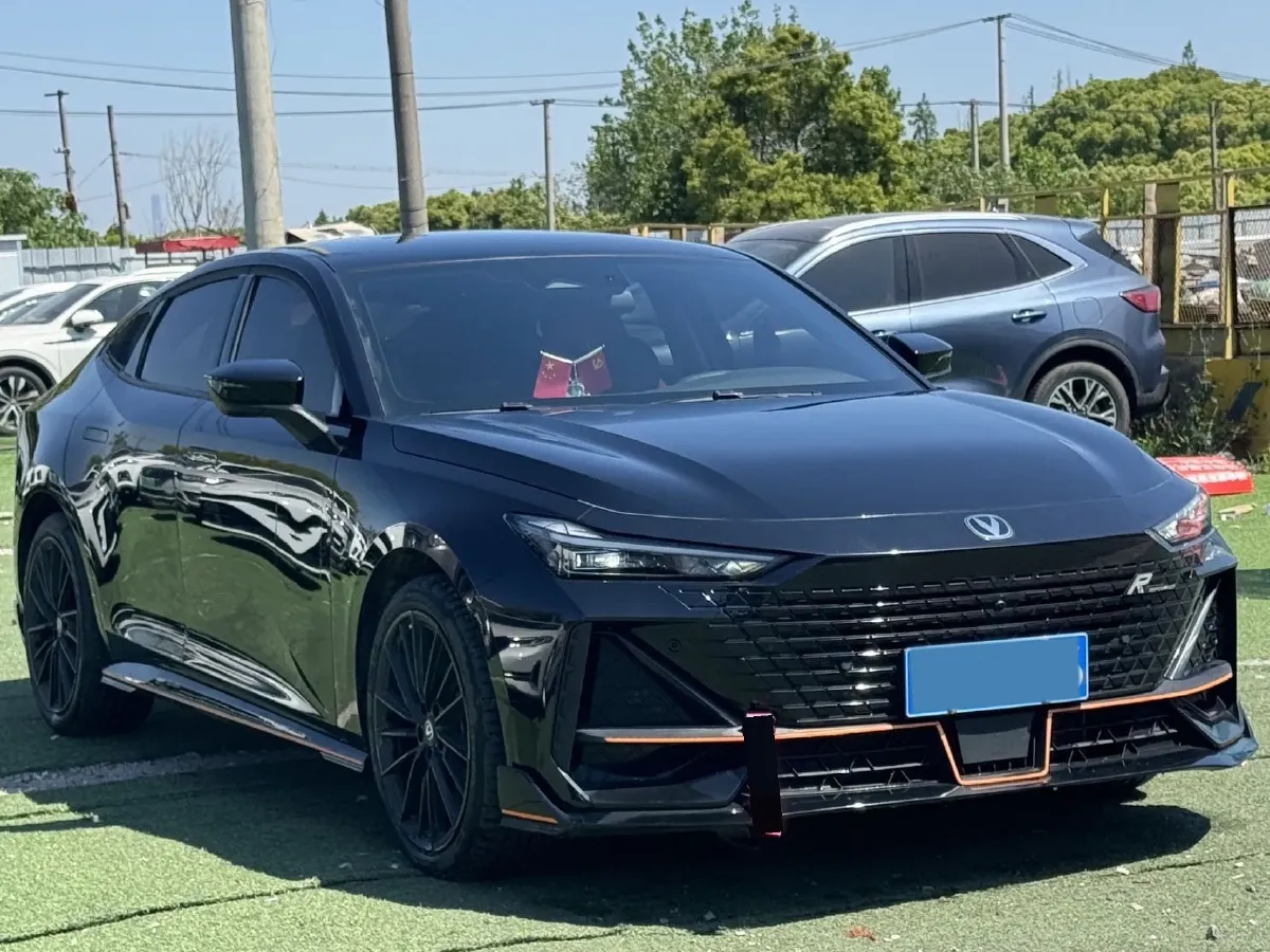 2024 ChangAn UNI-V 1.5T 188HP L4 7DCT,autocango,china used car exporter,china ev exporter,chinese used car exporter,chinese used ev exporter