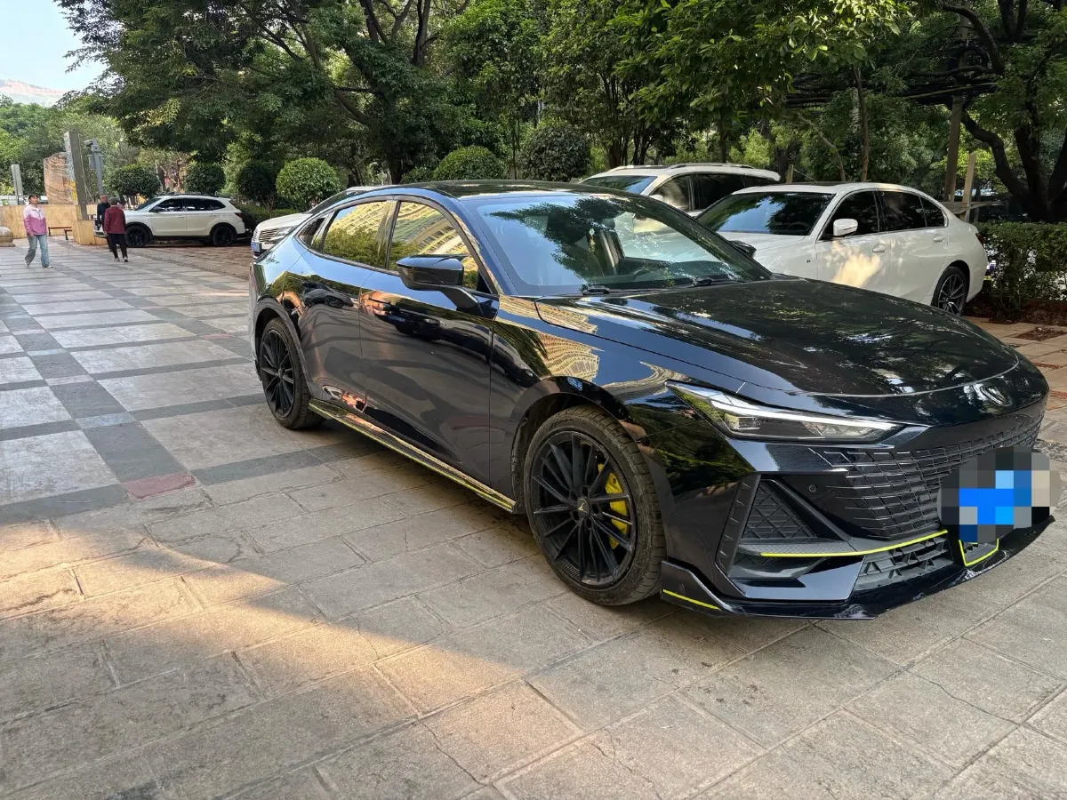 2022 ChangAn UNI-V 1.5T 188HP L4 7DCT,autocango,china used car exporter,china ev exporter,chinese used car exporter,chinese used ev exporter