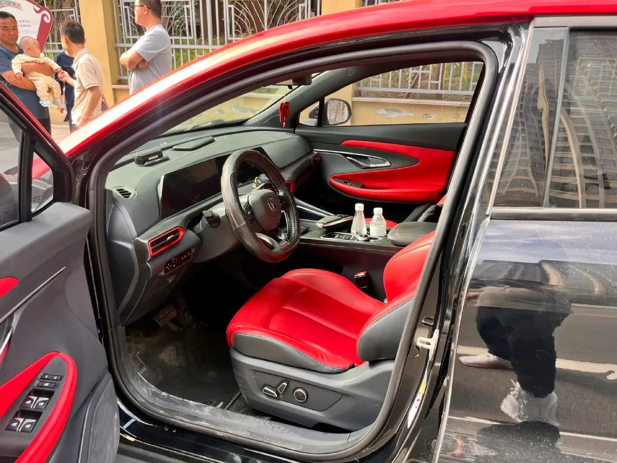 2020 ChangAn UNI-T 1.5T 180HP L4 7DCT,autocango,china used car exporter,china ev exporter,chinese used car exporter,chinese used ev exporter