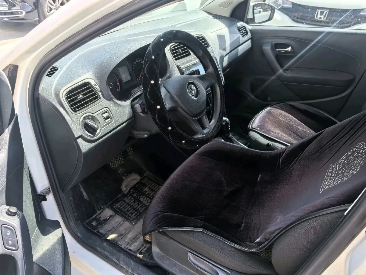 2016 Volkswagen Polo 1.4L 90HP L4 6AT,autocango,china used car exporter,china ev exporter,chinese used car exporter,chinese used ev exporter