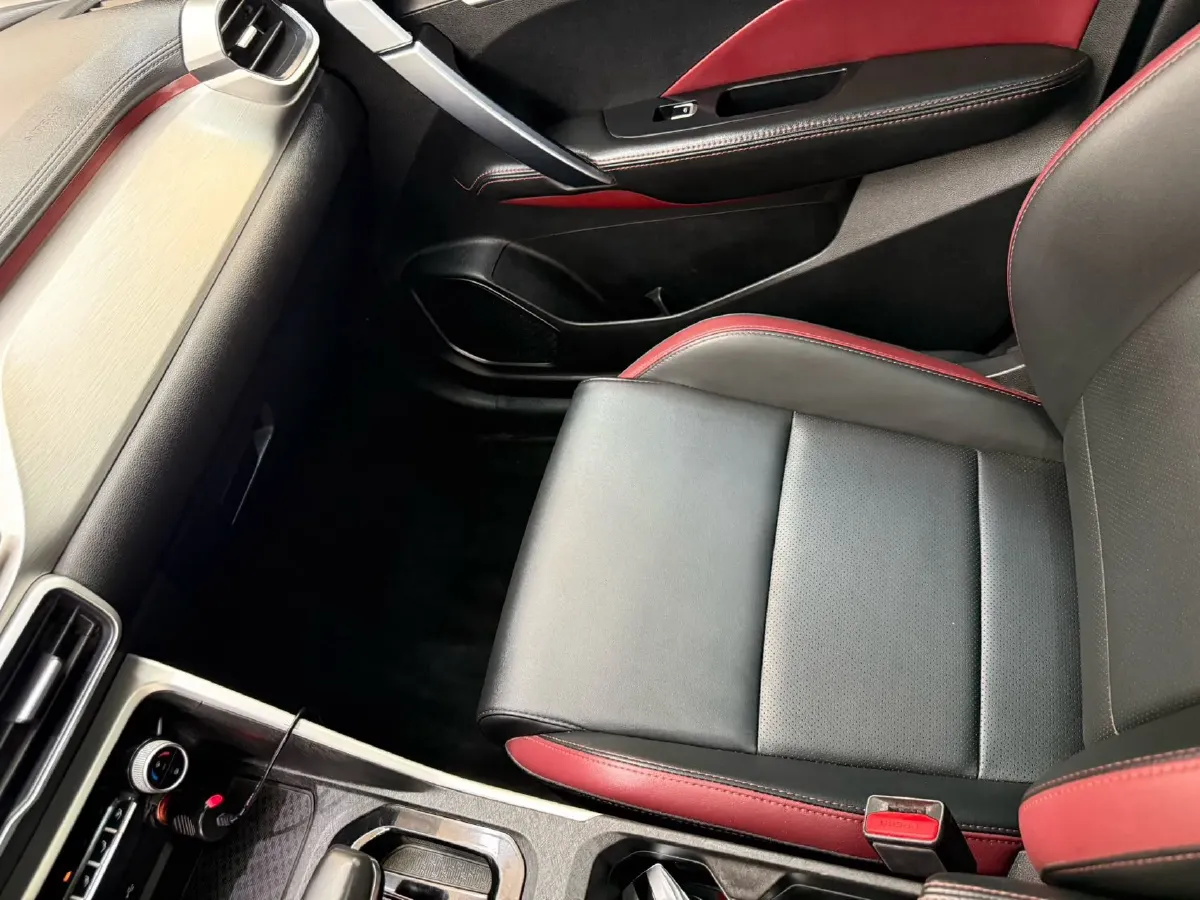 2021 Geely Coolray 1.4T 141HP L4 6DCT,autocango,china used car exporter,china ev exporter,chinese used car exporter,chinese used ev exporter