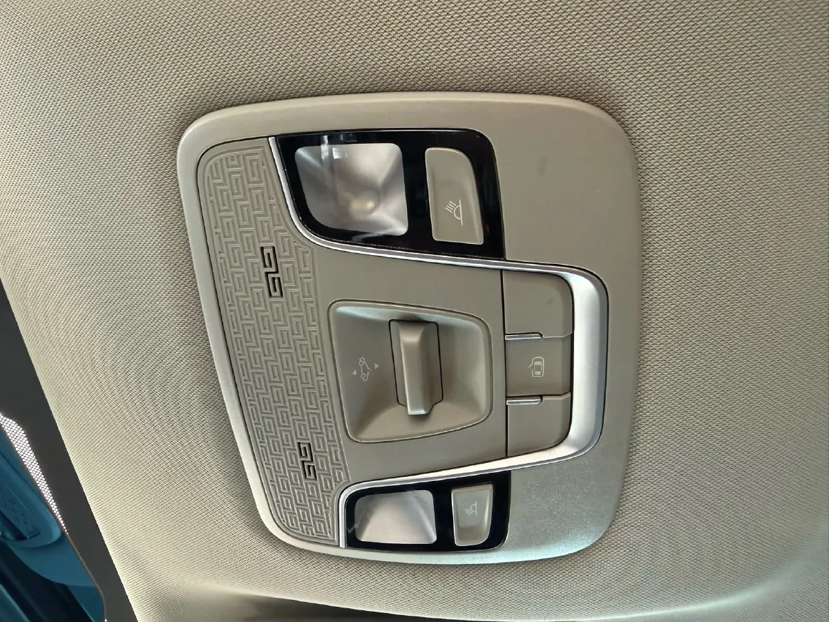 2021 Geely Coolray 1.4T 141HP L4 6DCT,autocango,china used car exporter,china ev exporter,chinese used car exporter,chinese used ev exporter