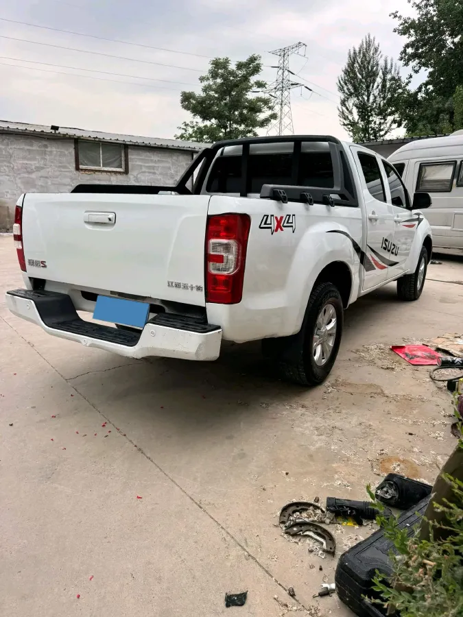 2019 Isuzu RE-MAX Jim 2.0T 204HP L4 5MT,autocango,china used car exporter,china ev exporter,chinese used car exporter,chinese used ev exporter
