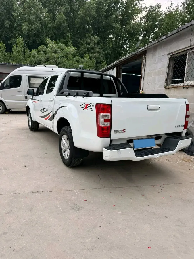 2019 Isuzu RE-MAX Jim 2.0T 204HP L4 5MT,autocango,china used car exporter,china ev exporter,chinese used car exporter,chinese used ev exporter