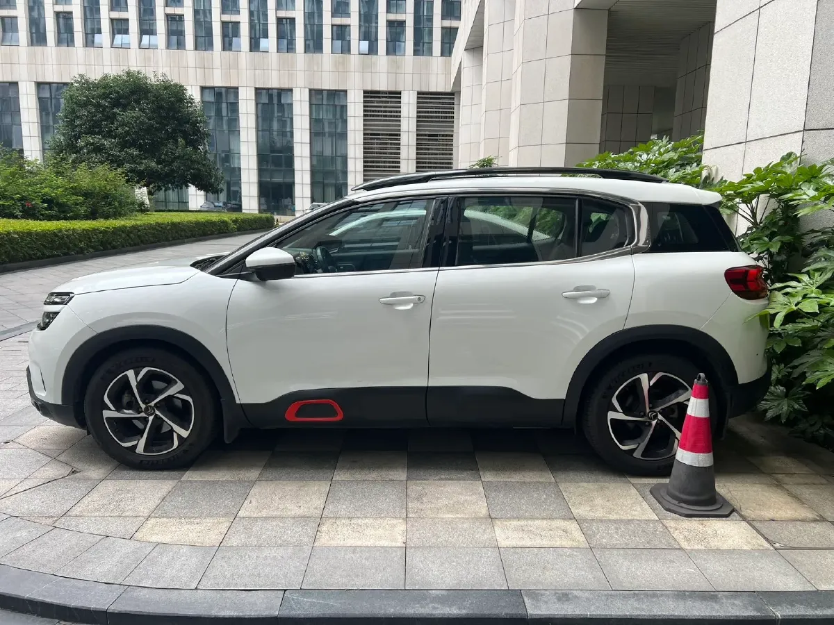 2019 Citroen C5 Aircross 1.6T 170HP L4 6AT,autocango,china used car exporter,china ev exporter,chinese used car exporter,chinese used ev exporter