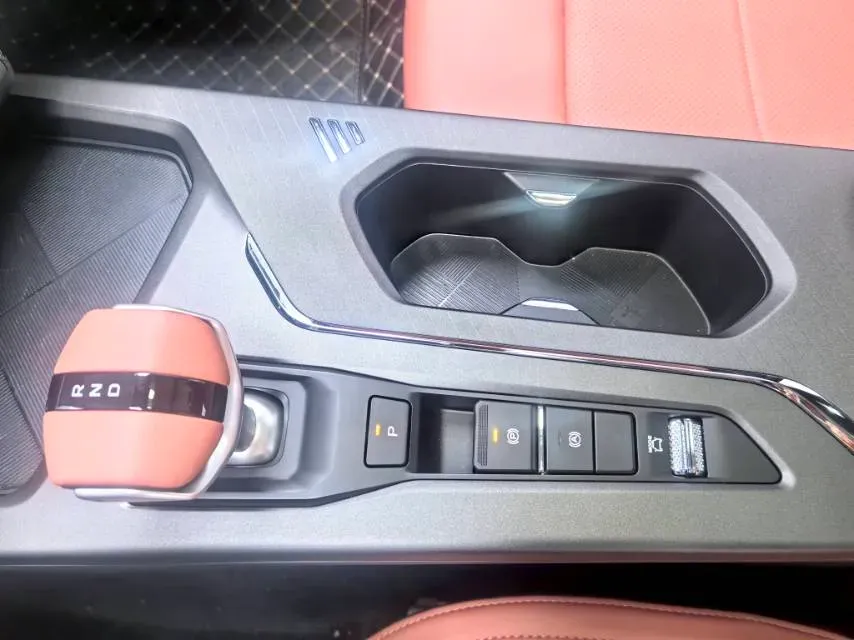 2026 ChangAn X5 PLUS 1.5T 192HP L4 7DCT,autocango,china used car exporter,china ev exporter,chinese used car exporter,chinese used ev exporter