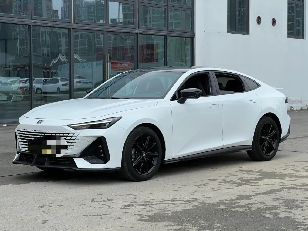 2023 ChangAn UNI-V 1.5T 188HP L4 7DCT,autocango,china used car exporter,china ev exporter,chinese used car exporter,chinese used ev exporter