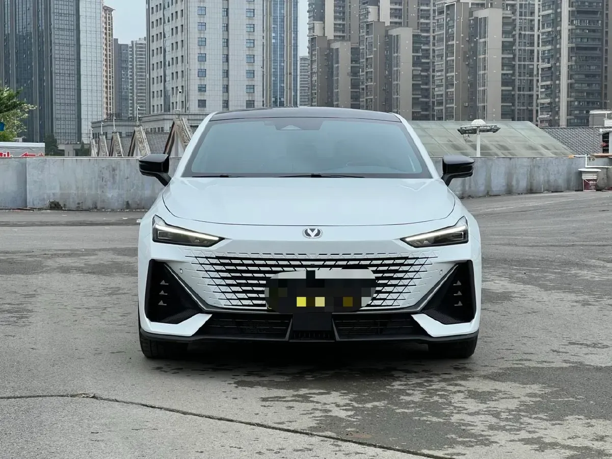 2023 ChangAn UNI-V 1.5T 188HP L4 7DCT,autocango,china used car exporter,china ev exporter,chinese used car exporter,chinese used ev exporter