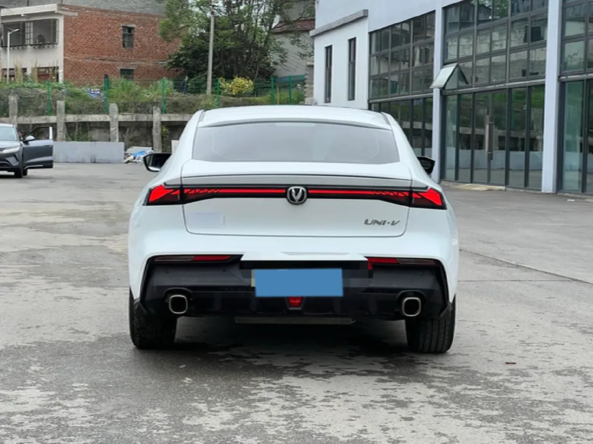 2023 ChangAn UNI-V 1.5T 188HP L4 7DCT,autocango,china used car exporter,china ev exporter,chinese used car exporter,chinese used ev exporter