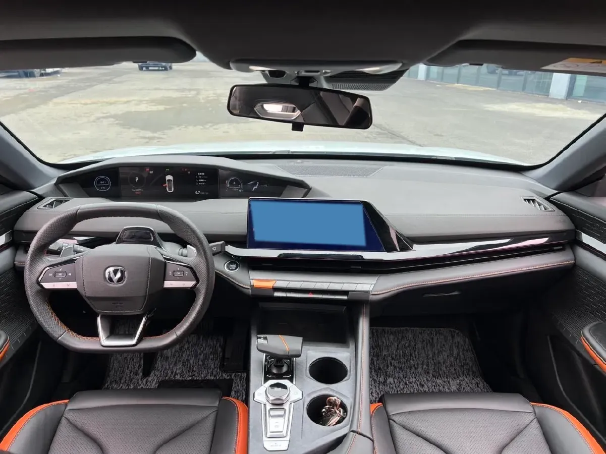 2023 ChangAn UNI-V 1.5T 188HP L4 7DCT,autocango,china used car exporter,china ev exporter,chinese used car exporter,chinese used ev exporter