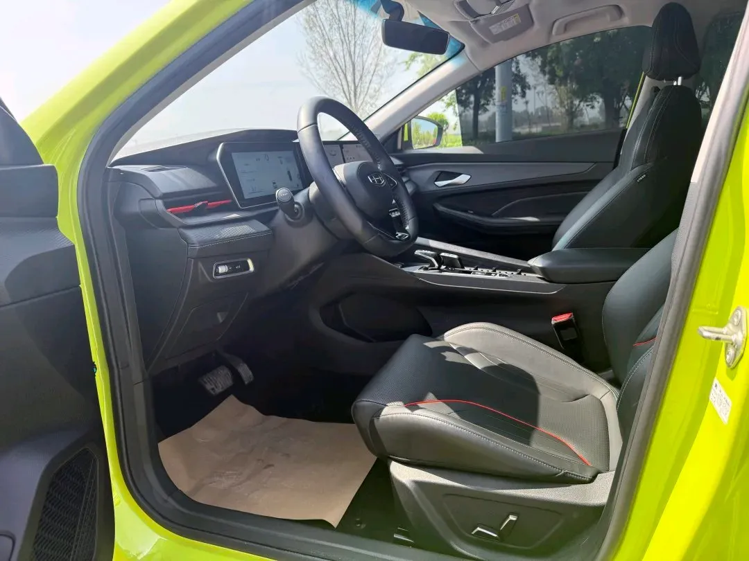 2022 Geely Binray 1.5T 181HP L4 7DCT,autocango,china used car exporter,china ev exporter,chinese used car exporter,chinese used ev exporter