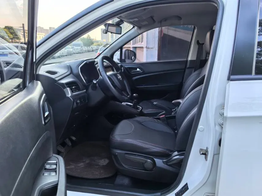 2017 Brilliance Auto V3 1.5L 112HP L4 5MT,autocango,china used car exporter,china ev exporter,chinese used car exporter,chinese used ev exporter