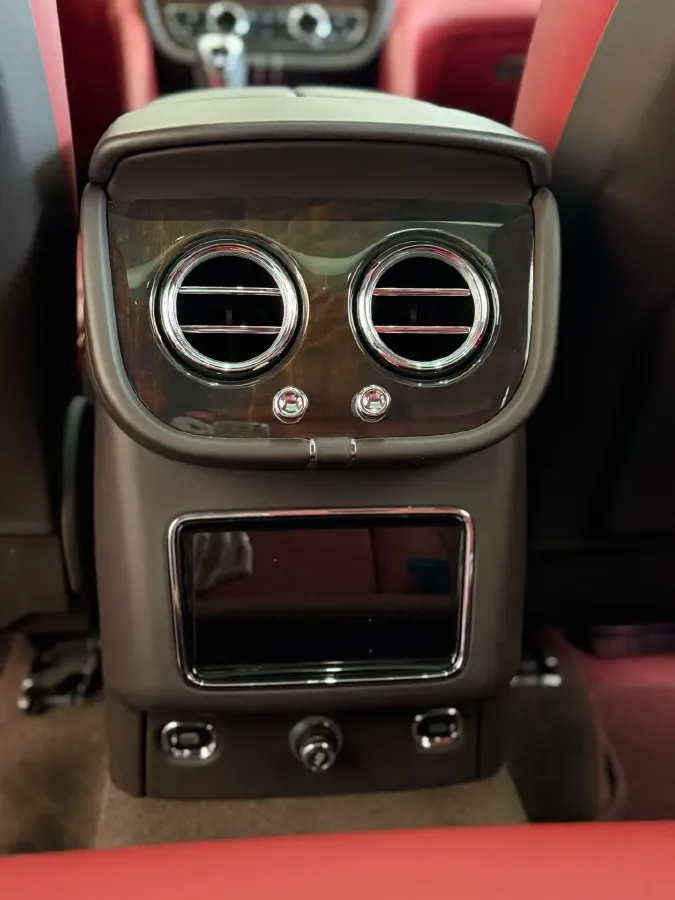 2022 Bentley Bentayga 4.0T 550HP V8 8AT,autocango,china used car exporter,china ev exporter,chinese used car exporter,chinese used ev exporter