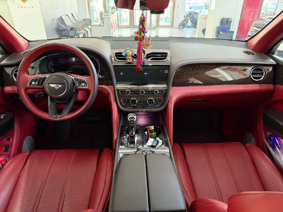 2022 Bentley Bentayga 4.0T 550HP V8 8AT,autocango,china used car exporter,china ev exporter,chinese used car exporter,chinese used ev exporter