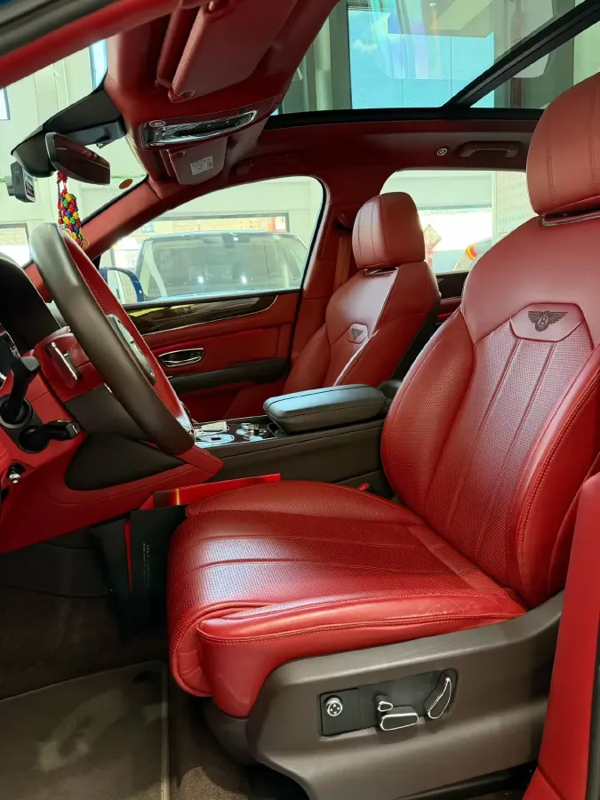 2022 Bentley Bentayga 4.0T 550HP V8 8AT,autocango,china used car exporter,china ev exporter,chinese used car exporter,chinese used ev exporter