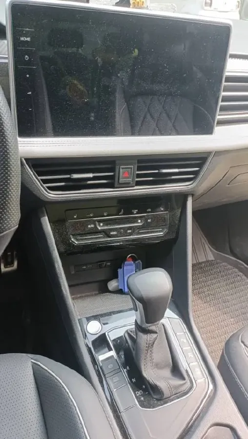2023 Volkswagen Tiguan L 2.0T 186HP L4 7DCT,autocango,china used car exporter,china ev exporter,chinese used car exporter,chinese used ev exporter