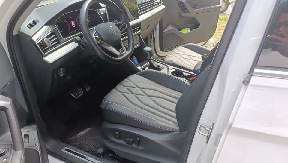 2023 Volkswagen Tiguan L 2.0T 186HP L4 7DCT,autocango,china used car exporter,china ev exporter,chinese used car exporter,chinese used ev exporter