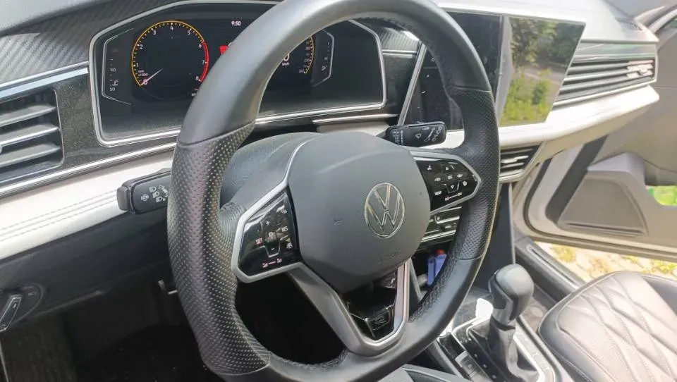 2023 Volkswagen Tiguan L 2.0T 186HP L4 7DCT,autocango,china used car exporter,china ev exporter,chinese used car exporter,chinese used ev exporter