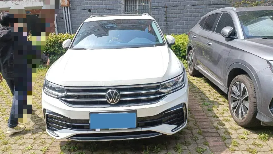 2023 Volkswagen Tiguan L 2.0T 186HP L4 7DCT,autocango,china used car exporter,china ev exporter,chinese used car exporter,chinese used ev exporter