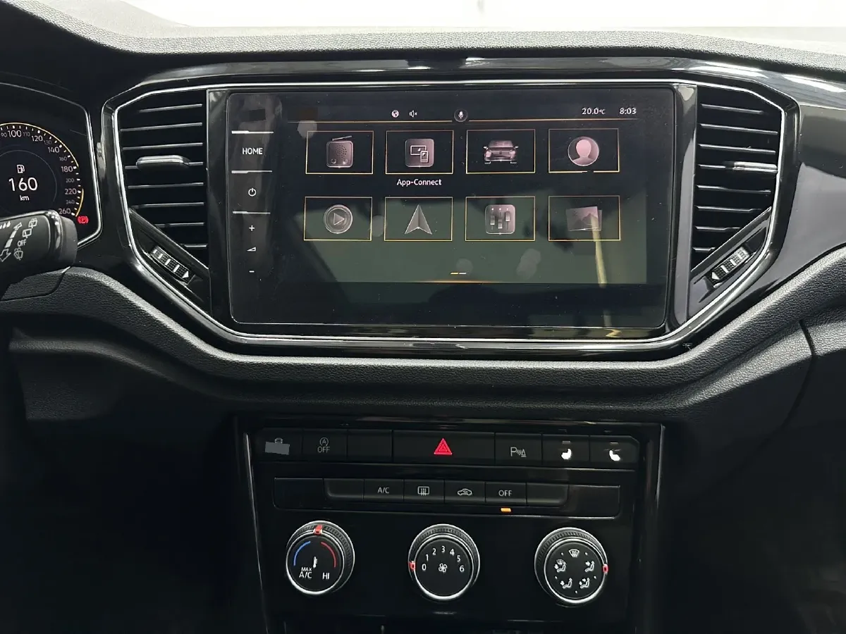 2022 Volkswagen T-Roc 1.4T 150HP L4 7DCT,autocango,china used car exporter,china ev exporter,chinese used car exporter,chinese used ev exporter