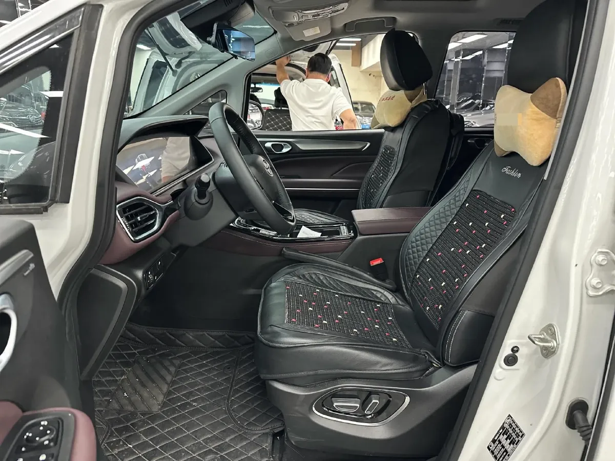 2023 GAC Trumpchi M6 1.5T 177HP L4 7DCT,autocango,china used car exporter,china ev exporter,chinese used car exporter,chinese used ev exporter