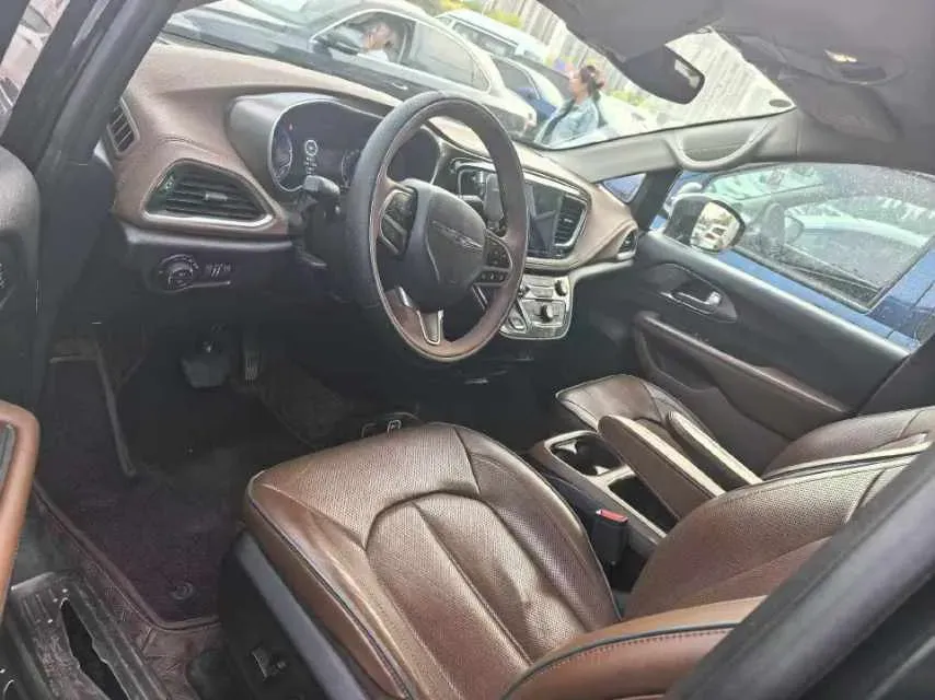2017 Chrysler Pacifica 3.6L 279HP V6 9AT,autocango,china used car exporter,china ev exporter,chinese used car exporter,chinese used ev exporter