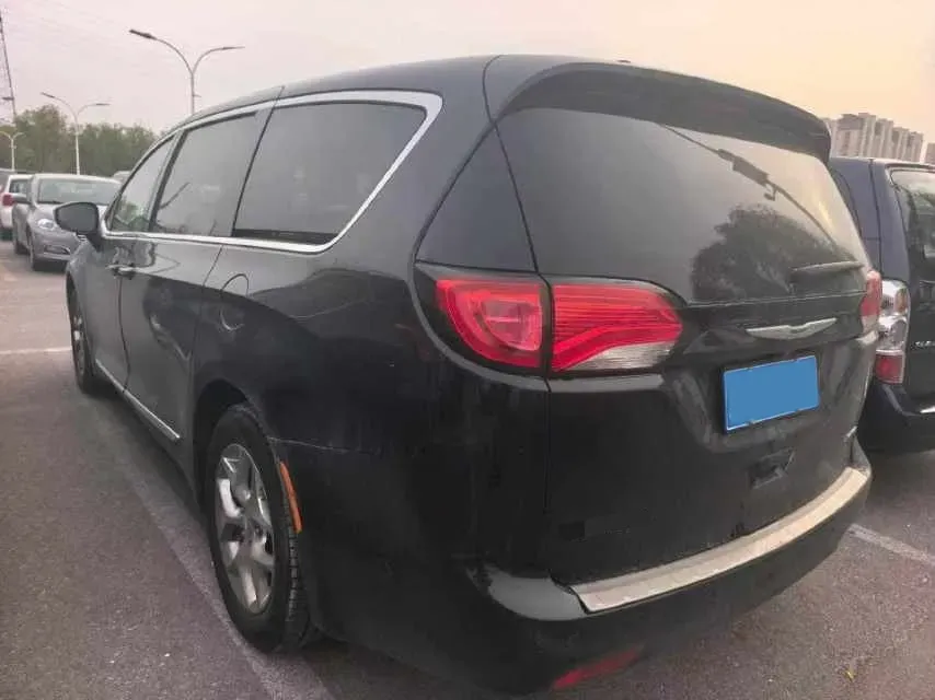 2017 Chrysler Pacifica 3.6L 279HP V6 9AT,autocango,china used car exporter,china ev exporter,chinese used car exporter,chinese used ev exporter