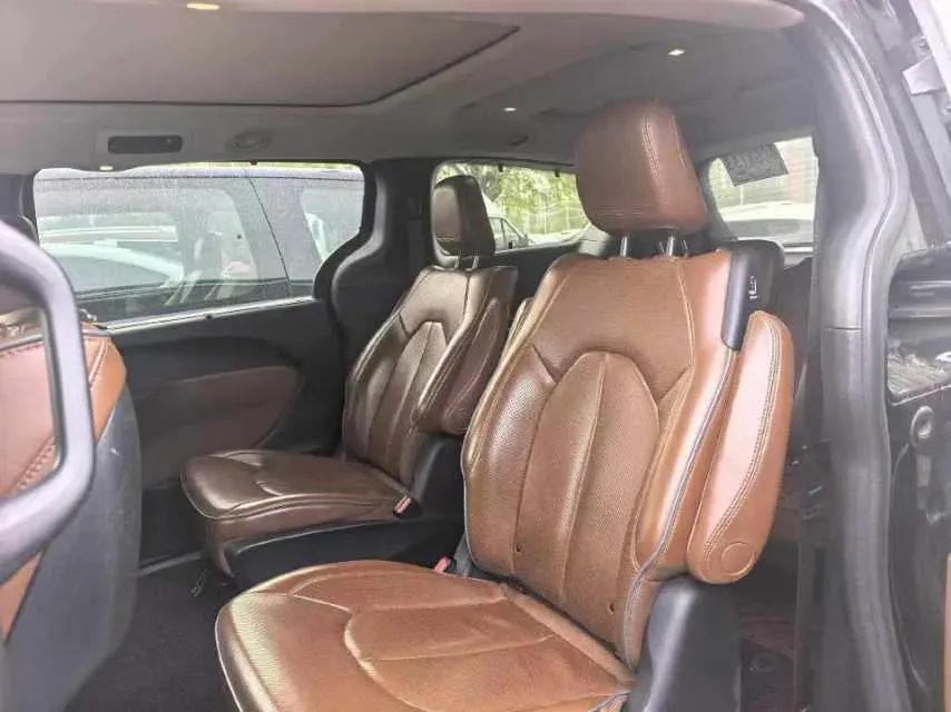 2017 Chrysler Pacifica 3.6L 279HP V6 9AT,autocango,china used car exporter,china ev exporter,chinese used car exporter,chinese used ev exporter