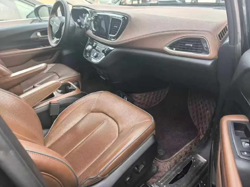2017 Chrysler Pacifica 3.6L 279HP V6 9AT,autocango,china used car exporter,china ev exporter,chinese used car exporter,chinese used ev exporter