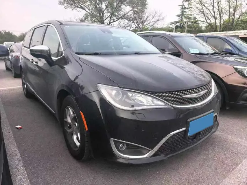 2017 Chrysler Pacifica 3.6L 279HP V6 9AT,autocango,china used car exporter,china ev exporter,chinese used car exporter,chinese used ev exporter