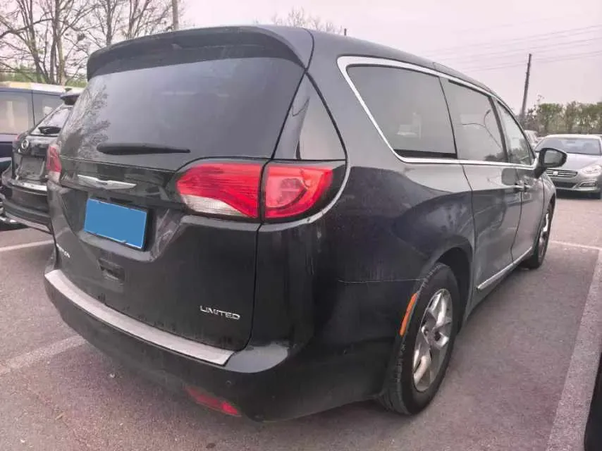 2017 Chrysler Pacifica 3.6L 279HP V6 9AT,autocango,china used car exporter,china ev exporter,chinese used car exporter,chinese used ev exporter