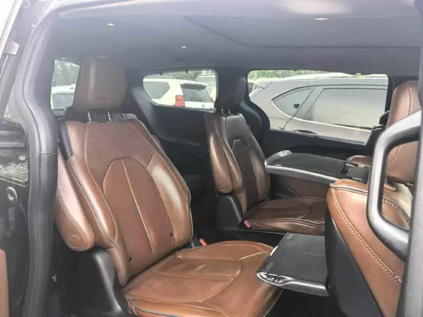 2017 Chrysler Pacifica 3.6L 279HP V6 9AT,autocango,china used car exporter,china ev exporter,chinese used car exporter,chinese used ev exporter