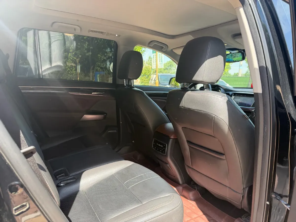 2017 GAC Trumpchi GS8 2.0T 201HP L4 6AT,autocango,china used car exporter,china ev exporter,chinese used car exporter,chinese used ev exporter