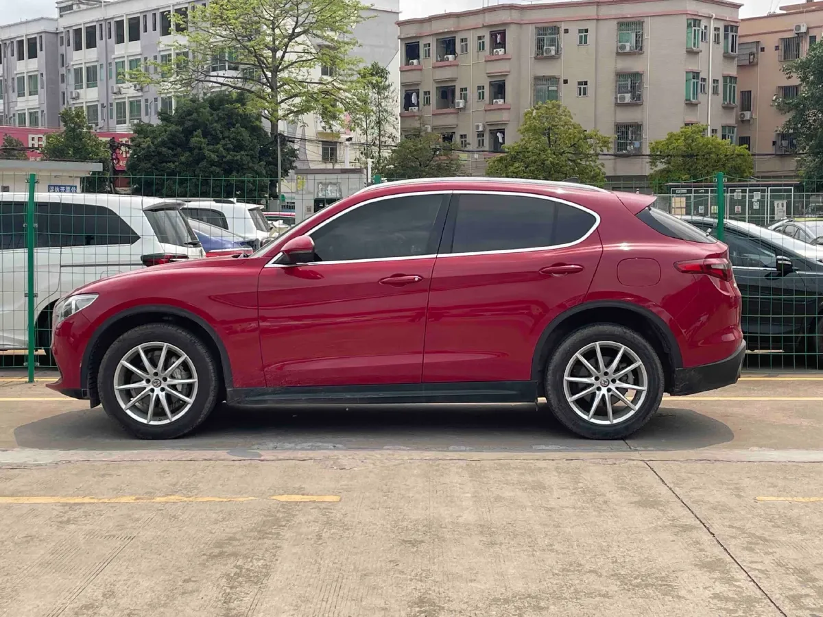 2017 Jaguar XE 2.0T 240HP L4 8AT,autocango,china used car exporter,china ev exporter,chinese used car exporter,chinese used ev exporter