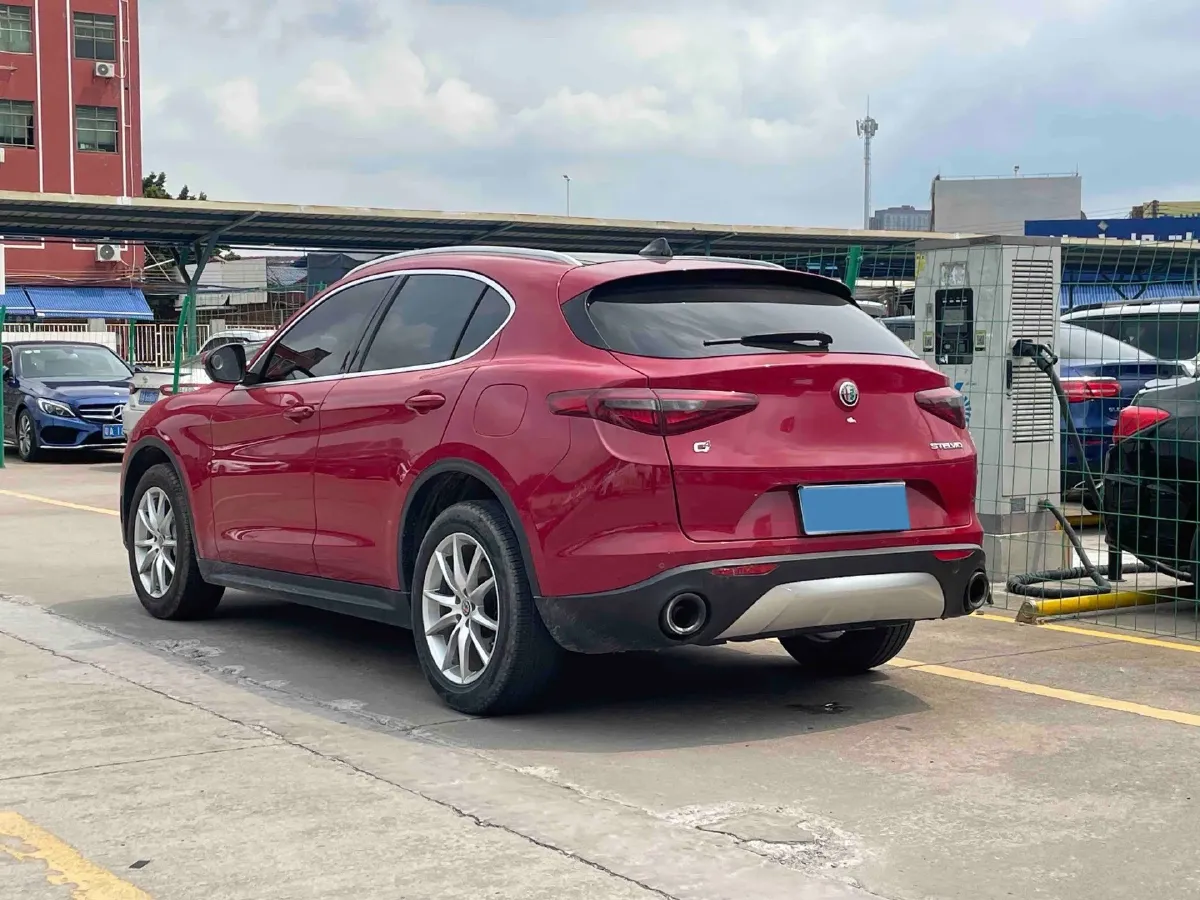 2017 Jaguar XE 2.0T 240HP L4 8AT,autocango,china used car exporter,china ev exporter,chinese used car exporter,chinese used ev exporter