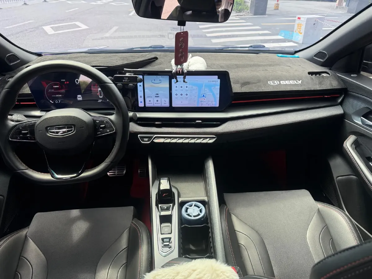 2022 Geely Binray 1.5T 181HP L4 7DCT,autocango,china used car exporter,china ev exporter,chinese used car exporter,chinese used ev exporter