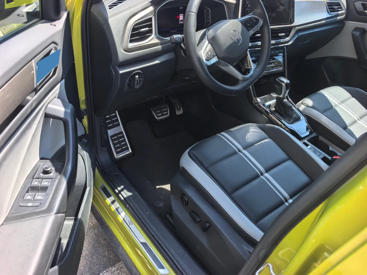 2023 Volkswagen T-Roc 1.5T 160HP L4 7DCT,autocango,china used car exporter,china ev exporter,chinese used car exporter,chinese used ev exporter