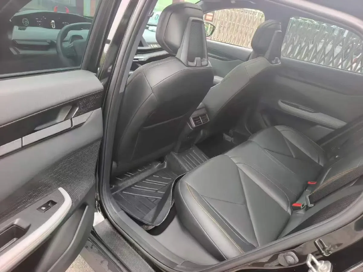 2022 ChangAn UNI-V 1.5T 188HP L4 7DCT,autocango,china used car exporter,china ev exporter,chinese used car exporter,chinese used ev exporter