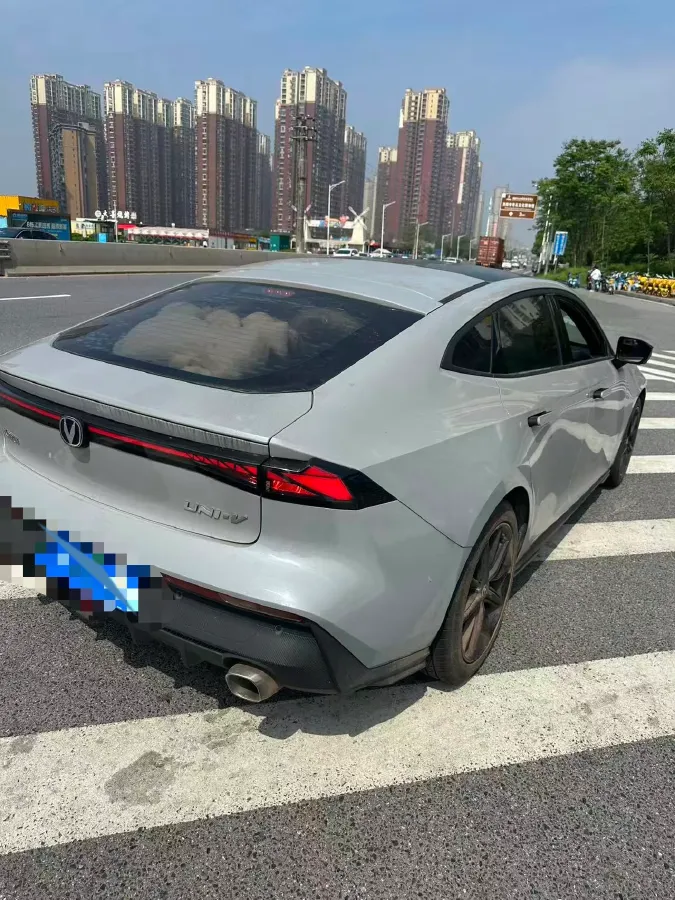 2022 ChangAn UNI-V 1.5T 188HP L4 7DCT,autocango,china used car exporter,china ev exporter,chinese used car exporter,chinese used ev exporter
