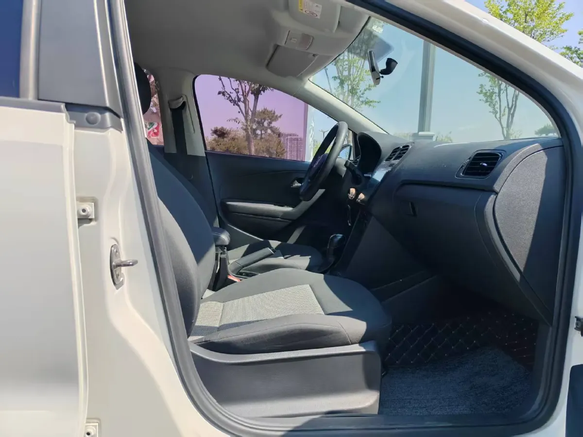 2016 Volkswagen Polo 1.4L 90HP L4 6AT,autocango,china used car exporter,china ev exporter,chinese used car exporter,chinese used ev exporter