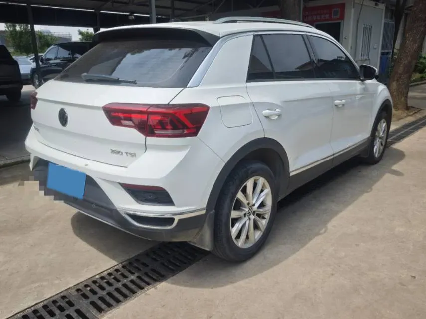 2021 Volkswagen T-Roc 1.4T 150HP L4 7DCT,autocango,china used car exporter,china ev exporter,chinese used car exporter,chinese used ev exporter
