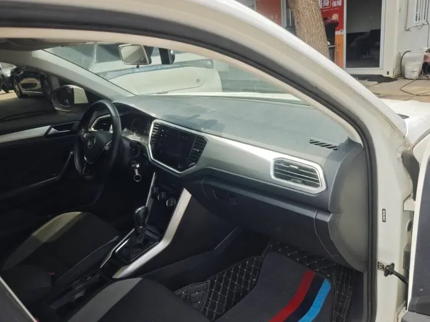 2021 Volkswagen T-Roc 1.4T 150HP L4 7DCT,autocango,china used car exporter,china ev exporter,chinese used car exporter,chinese used ev exporter