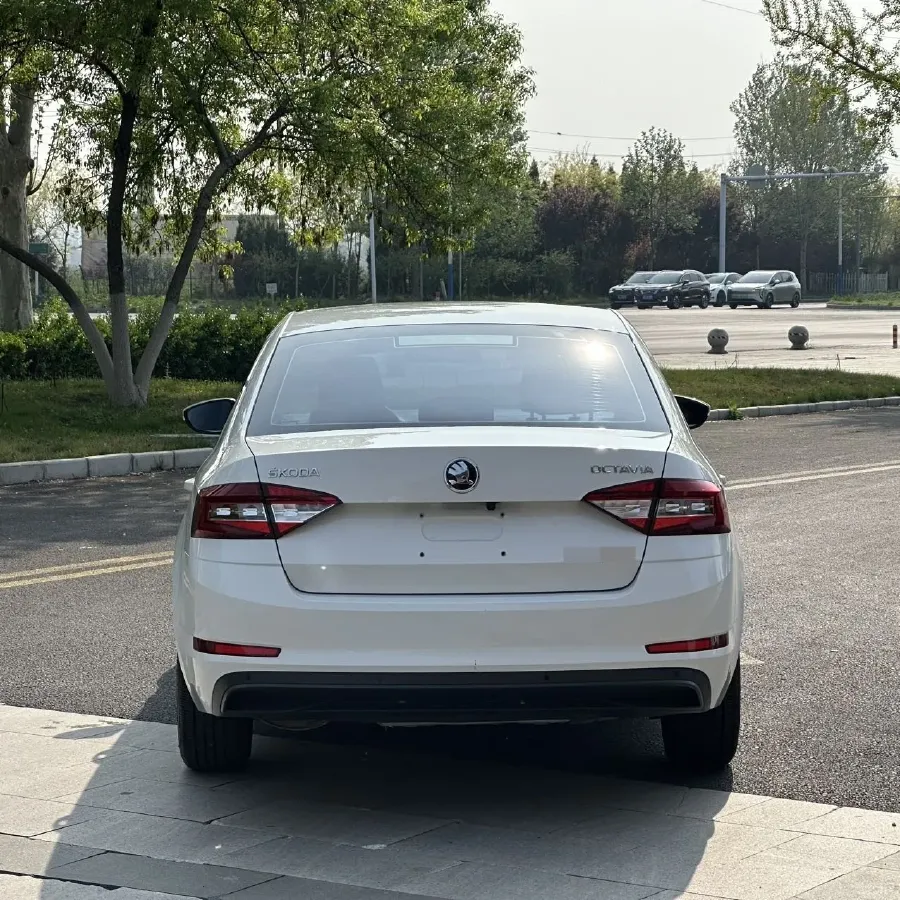2018 Skoda Octavia 1.6L 110HP L4 6AT,autocango,china used car exporter,china ev exporter,chinese used car exporter,chinese used ev exporter