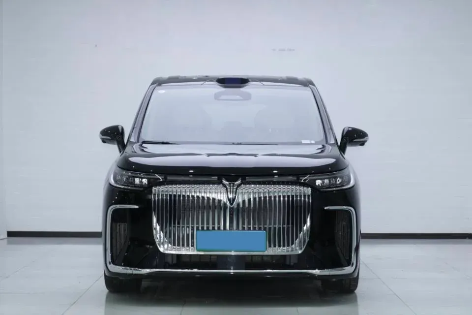 2025 Voyah Dream 1.5T 150HP L4 PHEV 41.7KWH,autocango,china used car exporter,china ev exporter,chinese used car exporter,chinese used ev exporter