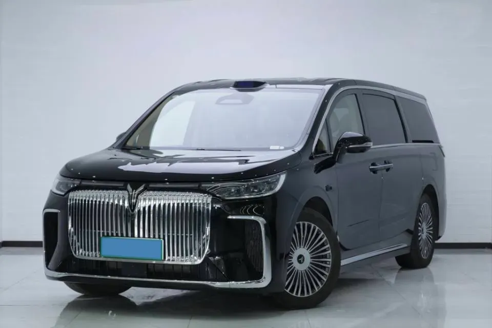 2025 Voyah Dream 1.5T 150HP L4 PHEV 41.7KWH,autocango,china used car exporter,china ev exporter,chinese used car exporter,chinese used ev exporter