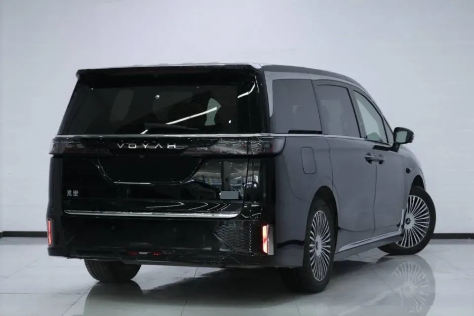 2025 Voyah Dream 1.5T 150HP L4 PHEV 41.7KWH,autocango,china used car exporter,china ev exporter,chinese used car exporter,chinese used ev exporter